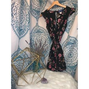 🔆 3 for $40 Francesca’s Black & Floral Romper